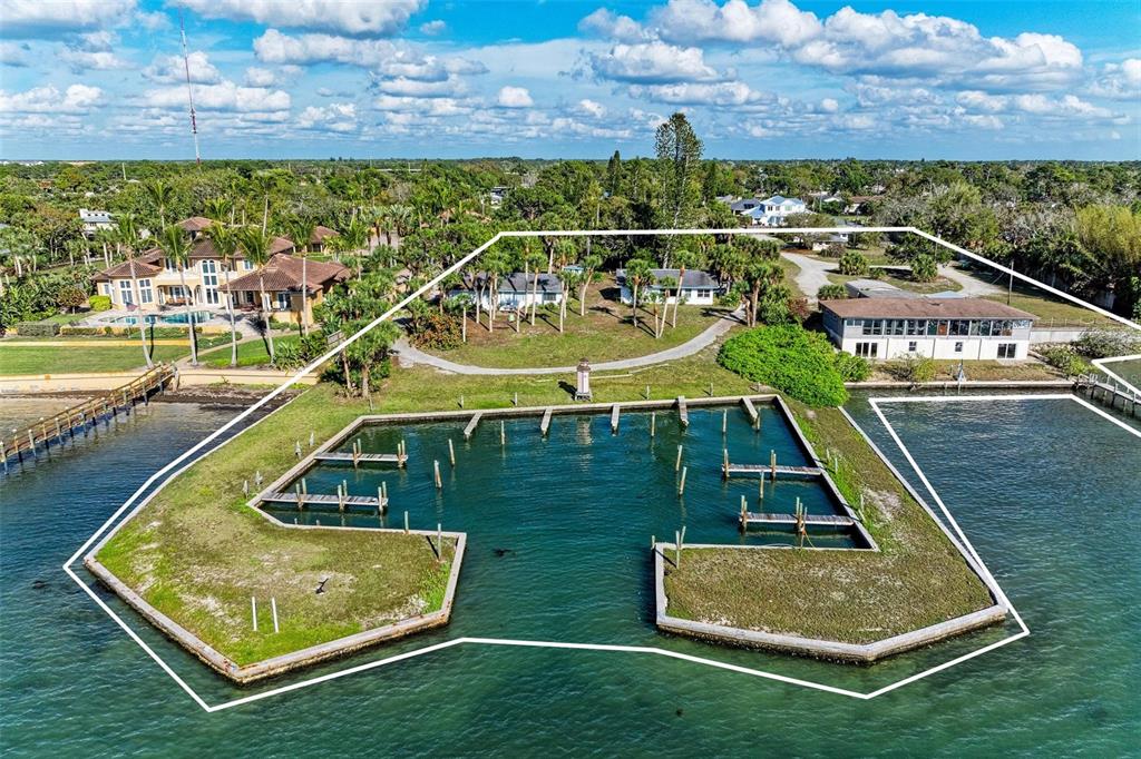 1645 Bayshore Road Nokomis, FL 34275 - Photo 6 of 19 a view of a tennis court