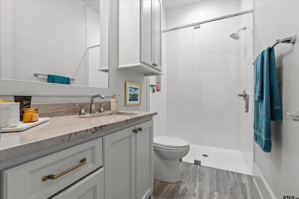 $985,000 | 2523 Oak Alley, Tyler, TX 75703