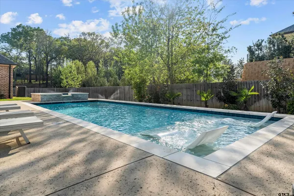 $985,000 | 2523 Oak Alley, Tyler, TX 75703