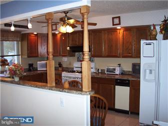 3840 Salina Road Philadelphia, PA 19154 - Photo 4 of 12 Kitchen