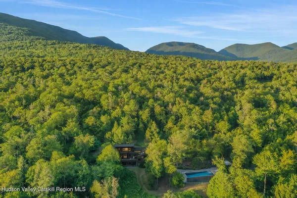 $4,900,000 | 125 Valley View Way, Willow, NY 12495