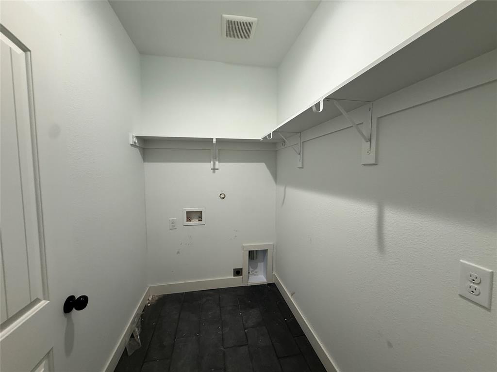 5803 Plum Dale Road Dallas, TX 75241 - Photo 12 of 14 a view of small space