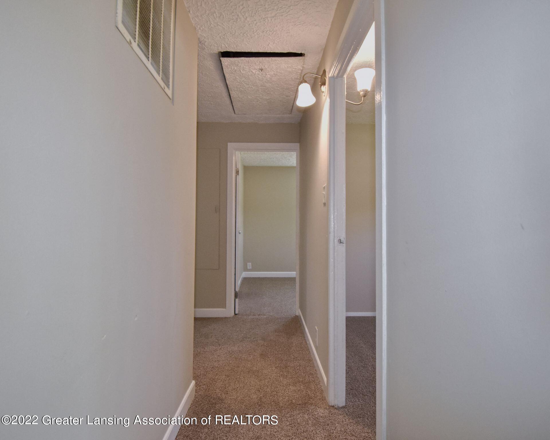 3921 Pleasant Grove Road Lansing, MI 48910 - Photo 9 of 20 8