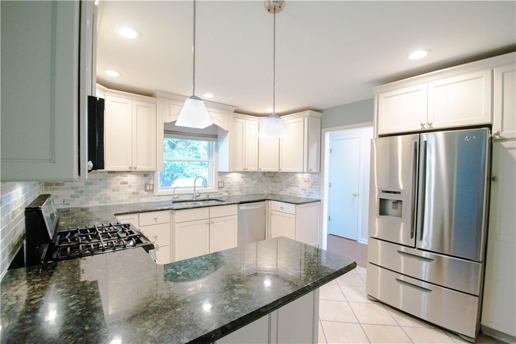 7225 Larkshall Road Indianapolis, IN 46250 - Photo 7 of 47 Gallery Image 7