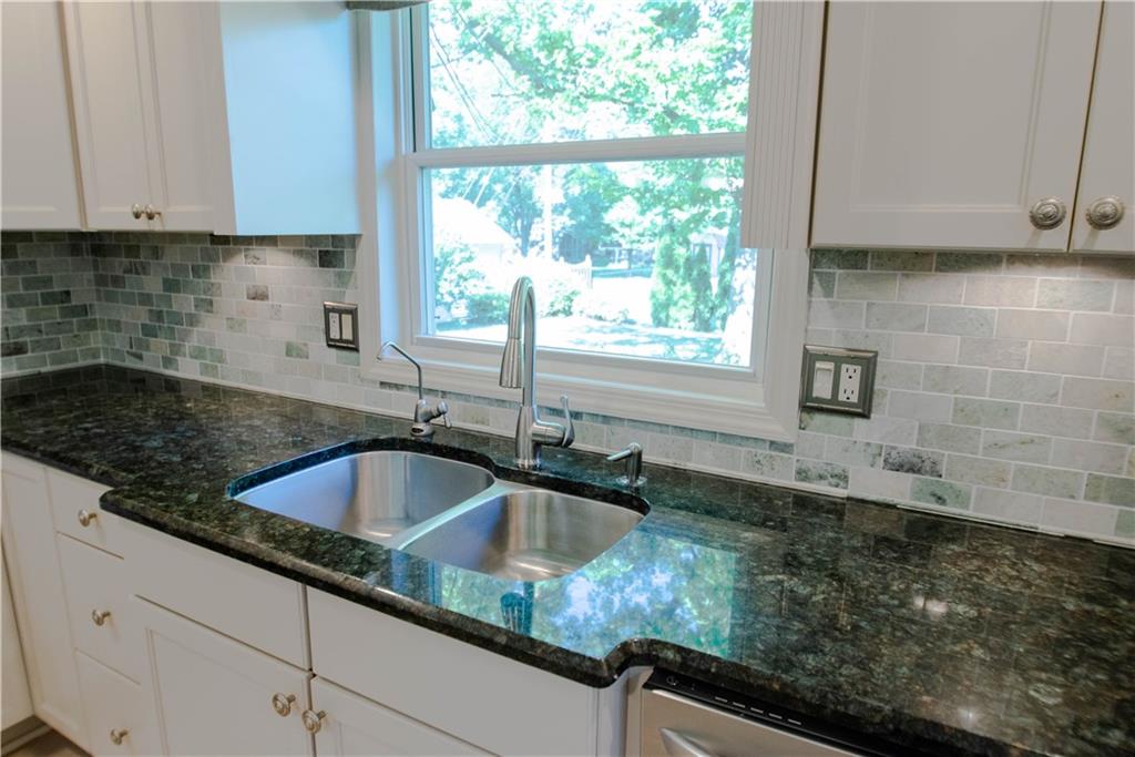 7225 Larkshall Road Indianapolis, IN 46250 - Photo 10 of 47 Gallery Image 10