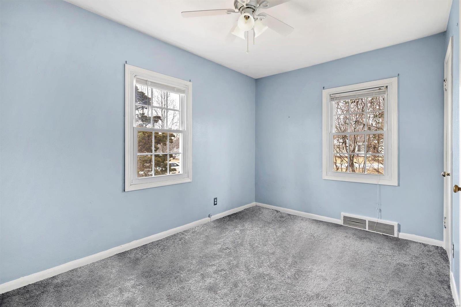 204 Lark Hill Lane Ballwin, MO 63021 - Photo 15 of 43