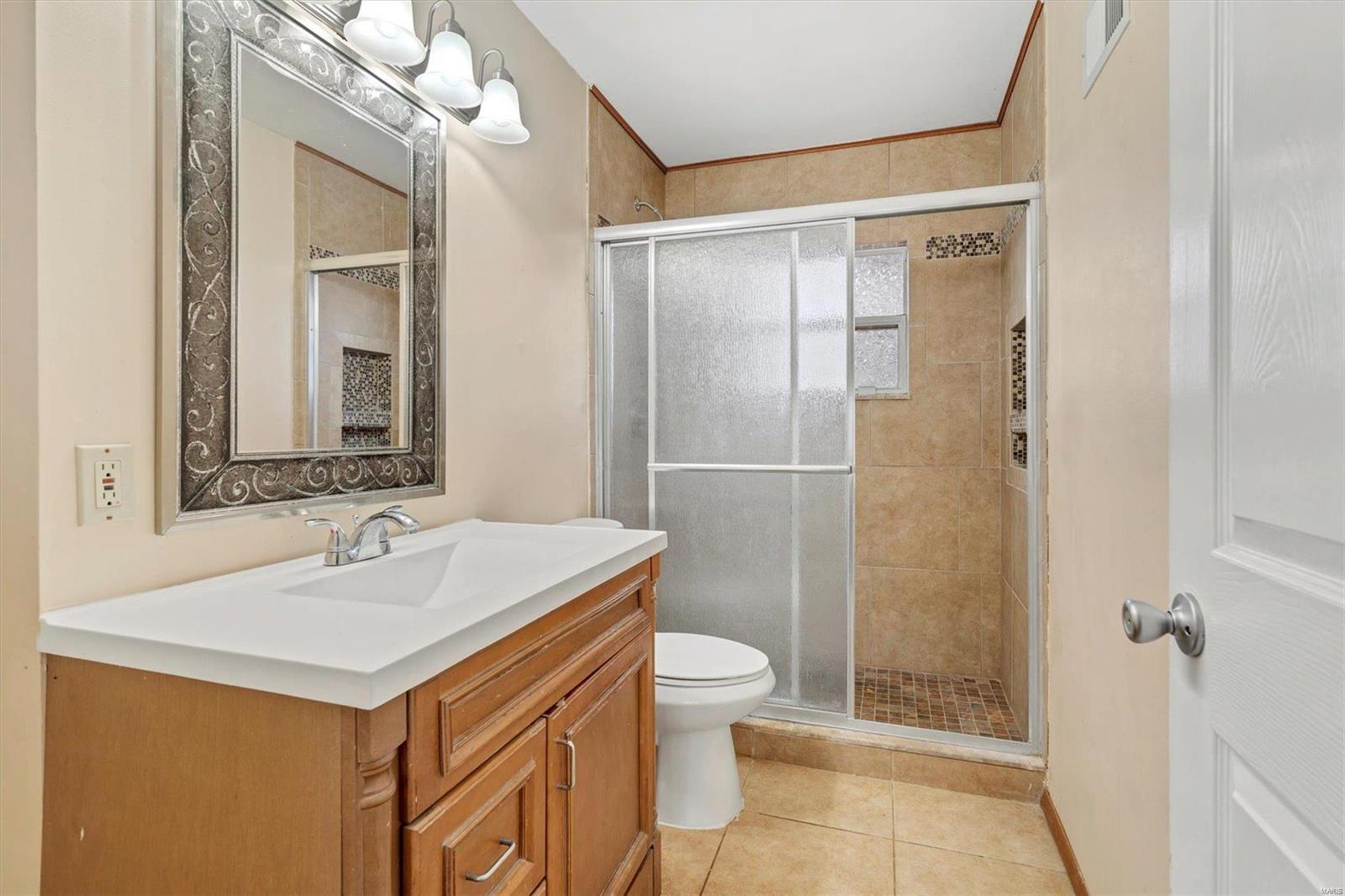 204 Lark Hill Lane Ballwin, MO 63021 - Photo 17 of 43