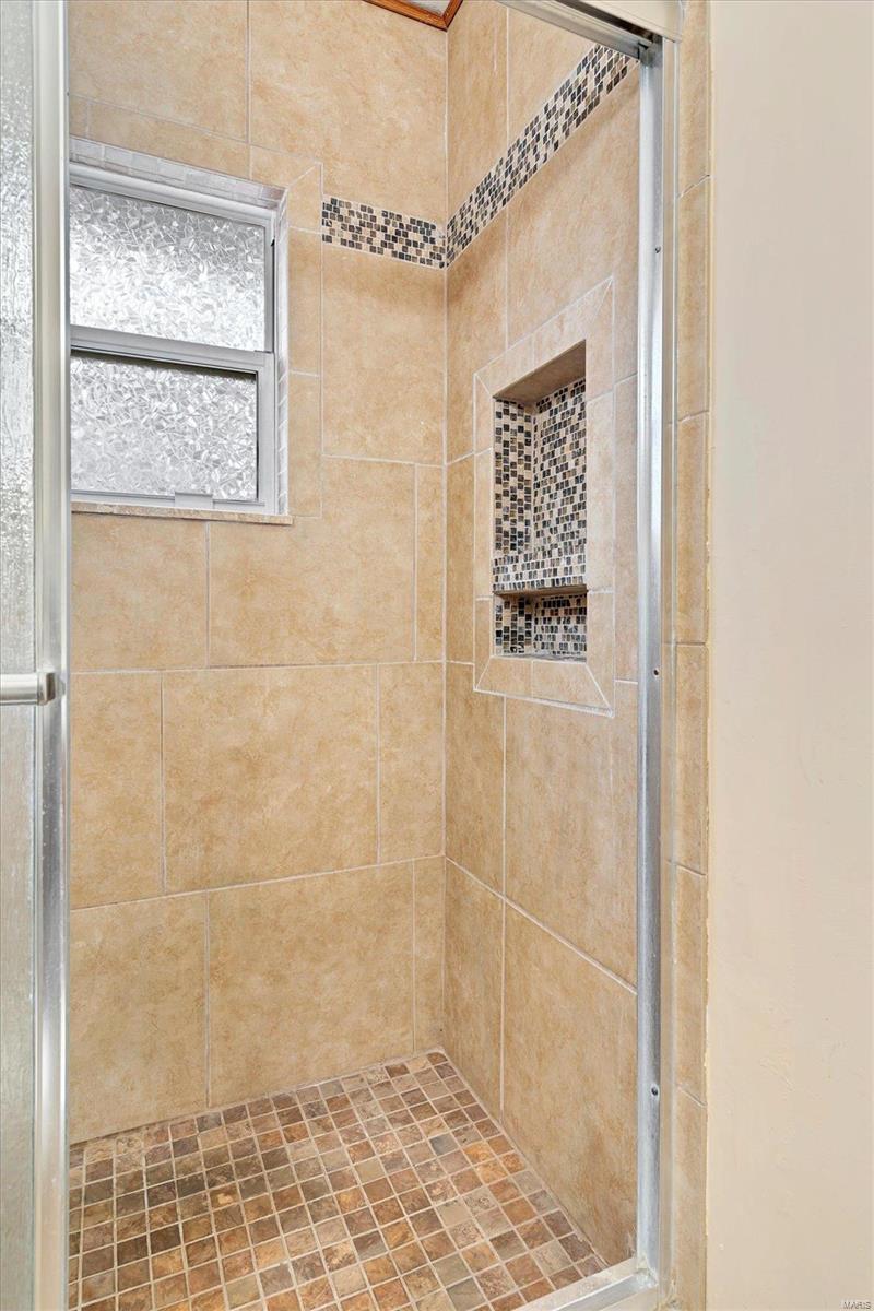 204 Lark Hill Lane Ballwin, MO 63021 - Photo 18 of 43