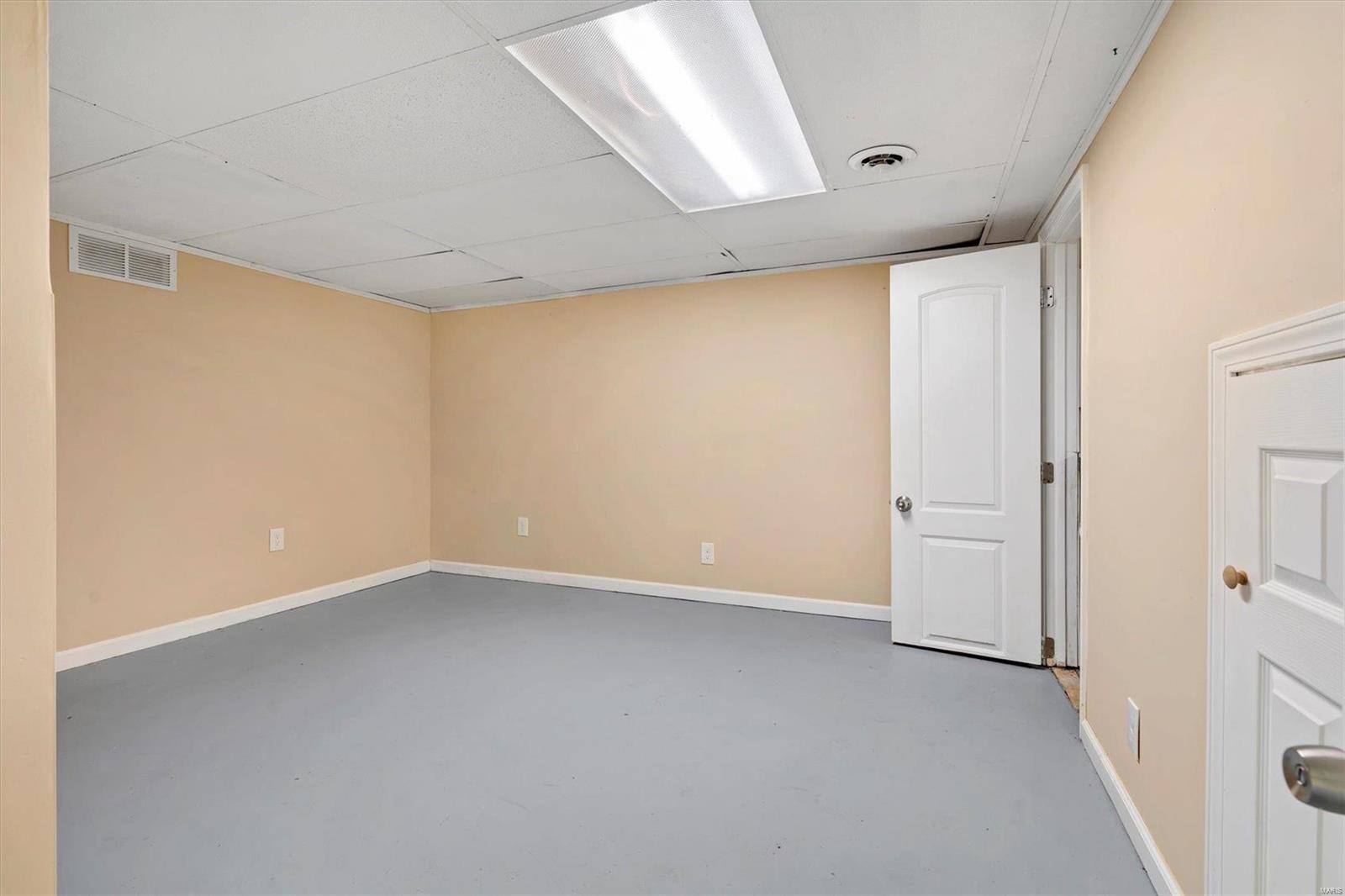 204 Lark Hill Lane Ballwin, MO 63021 - Photo 29 of 43