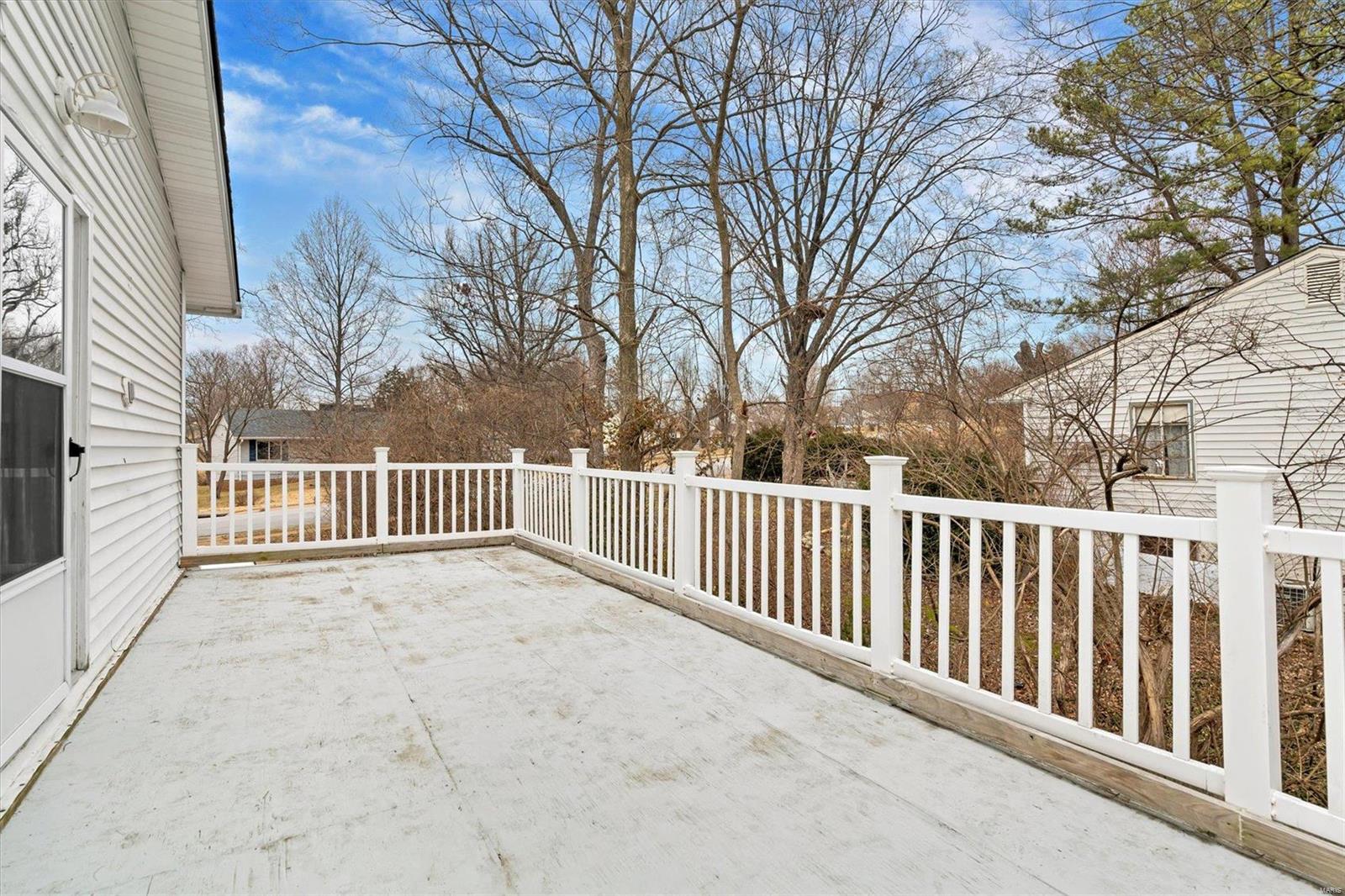 204 Lark Hill Lane Ballwin, MO 63021 - Photo 39 of 43