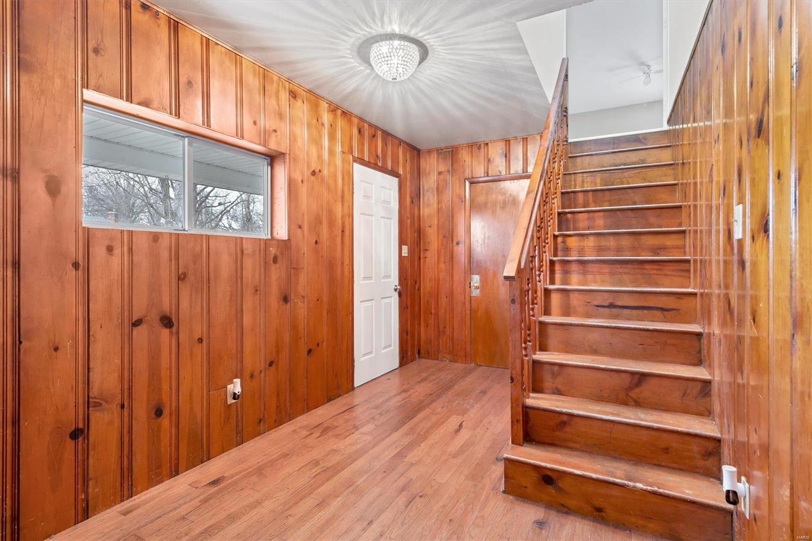 204 Lark Hill Lane Ballwin, MO 63021 - Photo 5 of 43