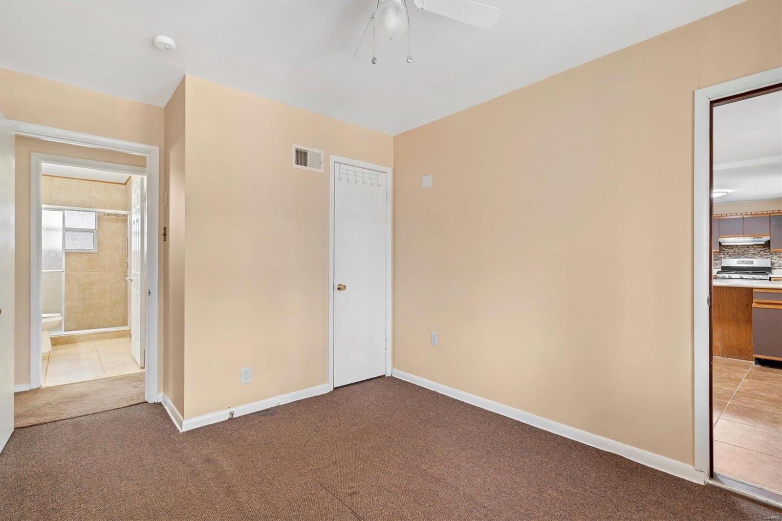 204 Lark Hill Lane Ballwin, MO 63021 - Photo 6 of 43