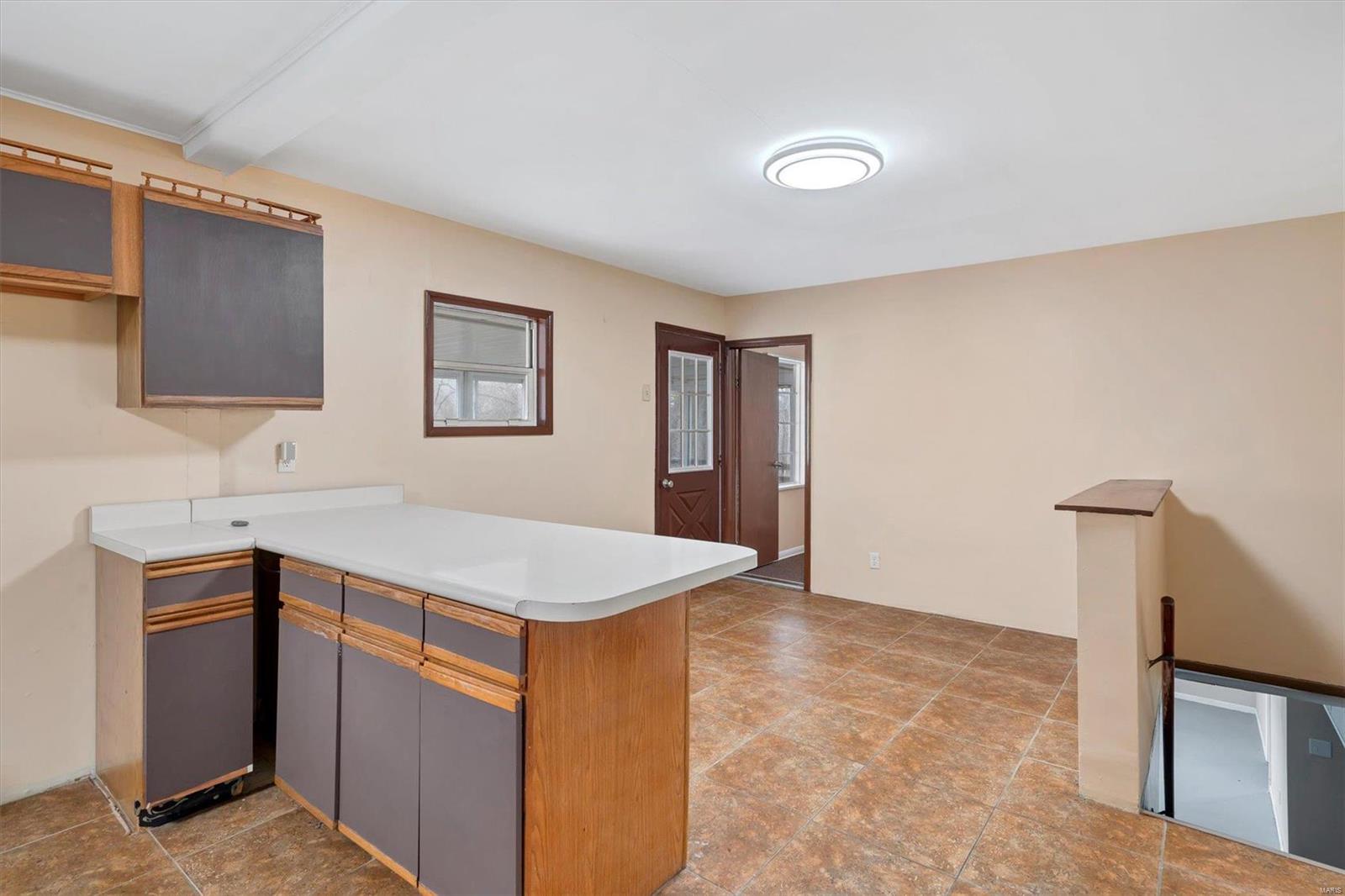 204 Lark Hill Lane Ballwin, MO 63021 - Photo 9 of 43