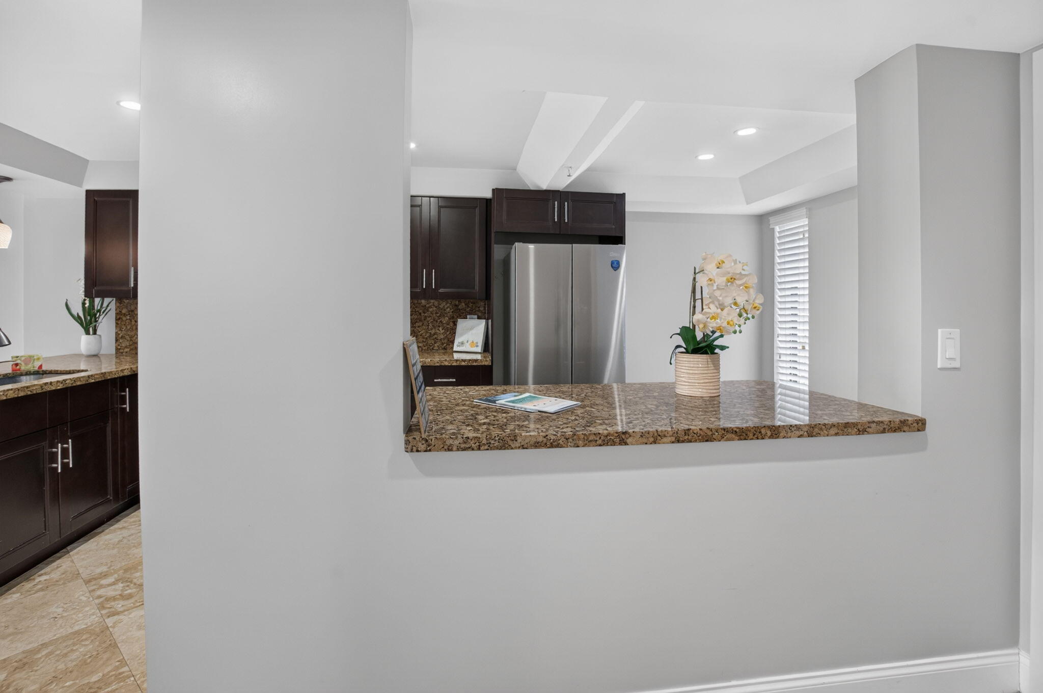 20 Royal Palm Way, Unit 3010 Boca Raton, FL 33432 - Photo 8 of 39 The Foyer