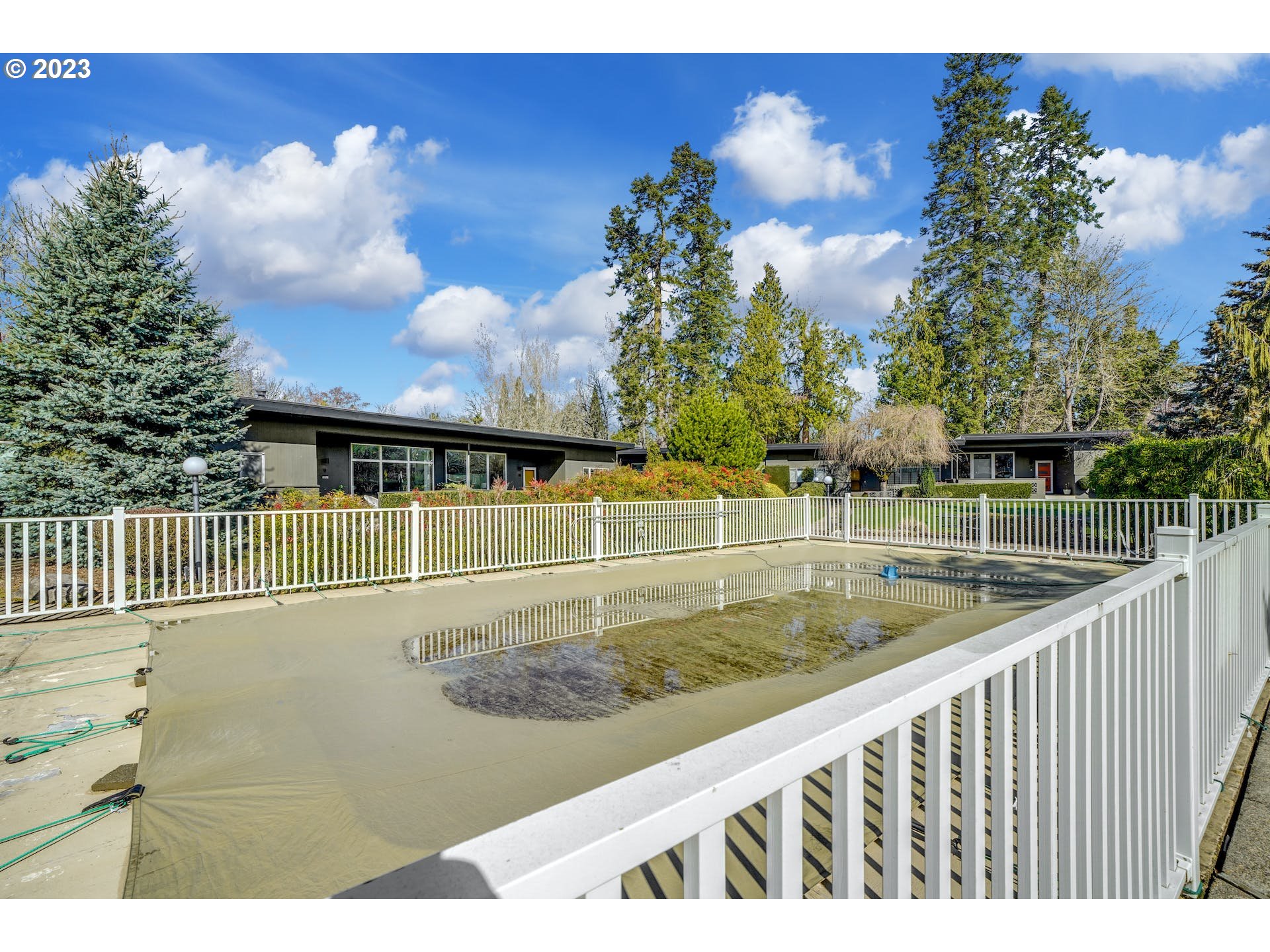 5225 Southwest Oleson Road, Unit 10 Portland, OR 97225 - Photo 27 of 30 a view of a balcony