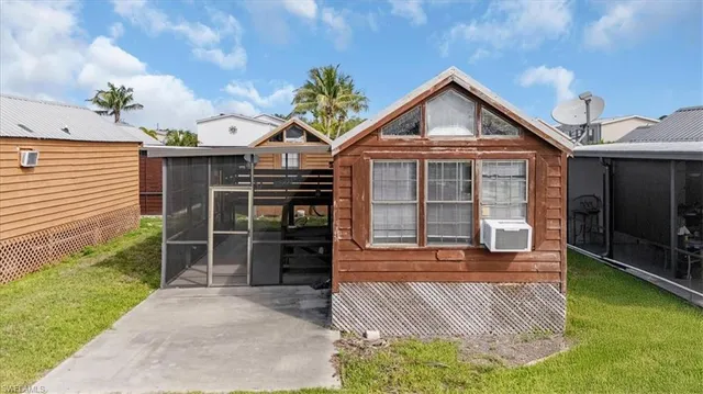 $159,000 | 825 Copeland Avenue, Unit 5, Everglades City, FL 34139