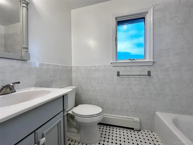 $3,850 | 25 Acacia Terrace, Unit 2, New Rochelle, NY 10805