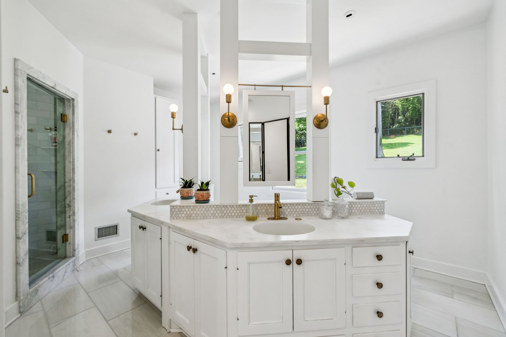 915 Overton Lea Road Nashville, TN 37220 - Photo 55 of 75 a bathroom with a sink vanity and mirror