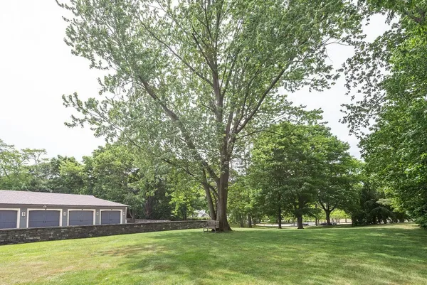 $2,500 | 249 County Street, Unit 2, Attleboro, MA 02703