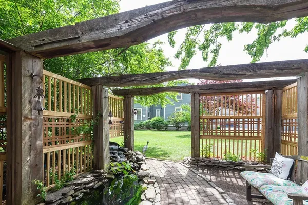 $2,500 | 249 County Street, Unit 2, Attleboro, MA 02703