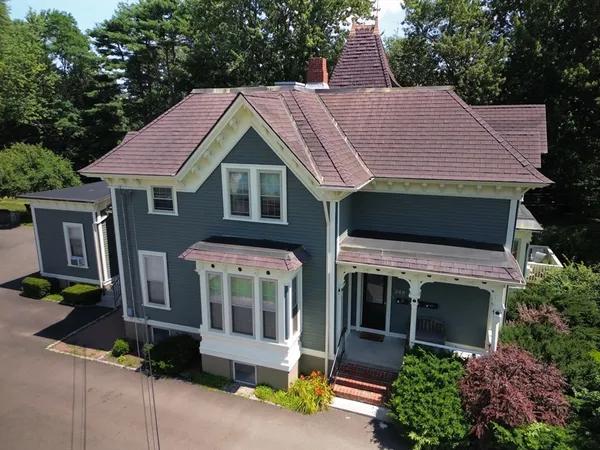 $2,500 | 249 County Street, Unit 2, Attleboro, MA 02703