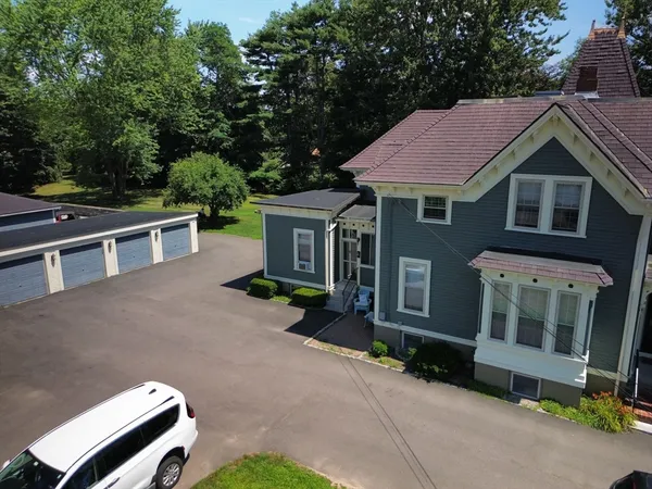 $2,500 | 249 County Street, Unit 2, Attleboro, MA 02703