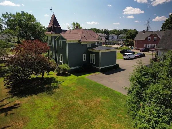 $2,500 | 249 County Street, Unit 2, Attleboro, MA 02703