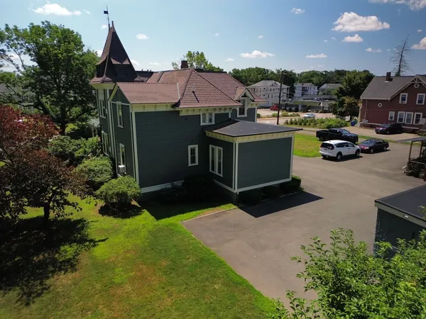 $2,500 | 249 County Street, Unit 2, Attleboro, MA 02703