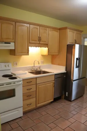 $2,500 | 249 County Street, Unit 2, Attleboro, MA 02703