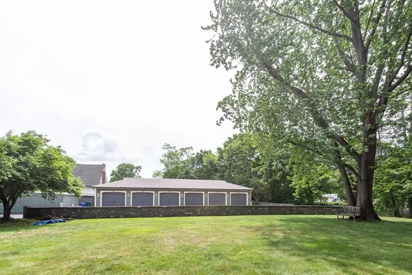 $2,500 | 249 County Street, Unit 2, Attleboro, MA 02703