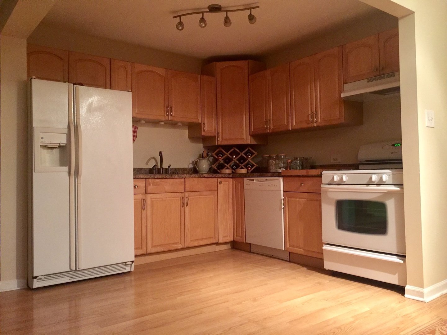 215 Westview Street Hoffman Estates, IL 60169 - Photo 2 of 25