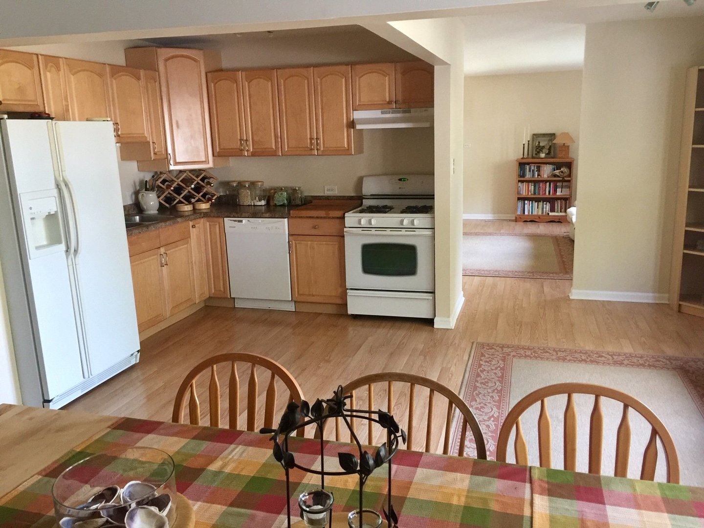 215 Westview Street Hoffman Estates, IL 60169 - Photo 3 of 25