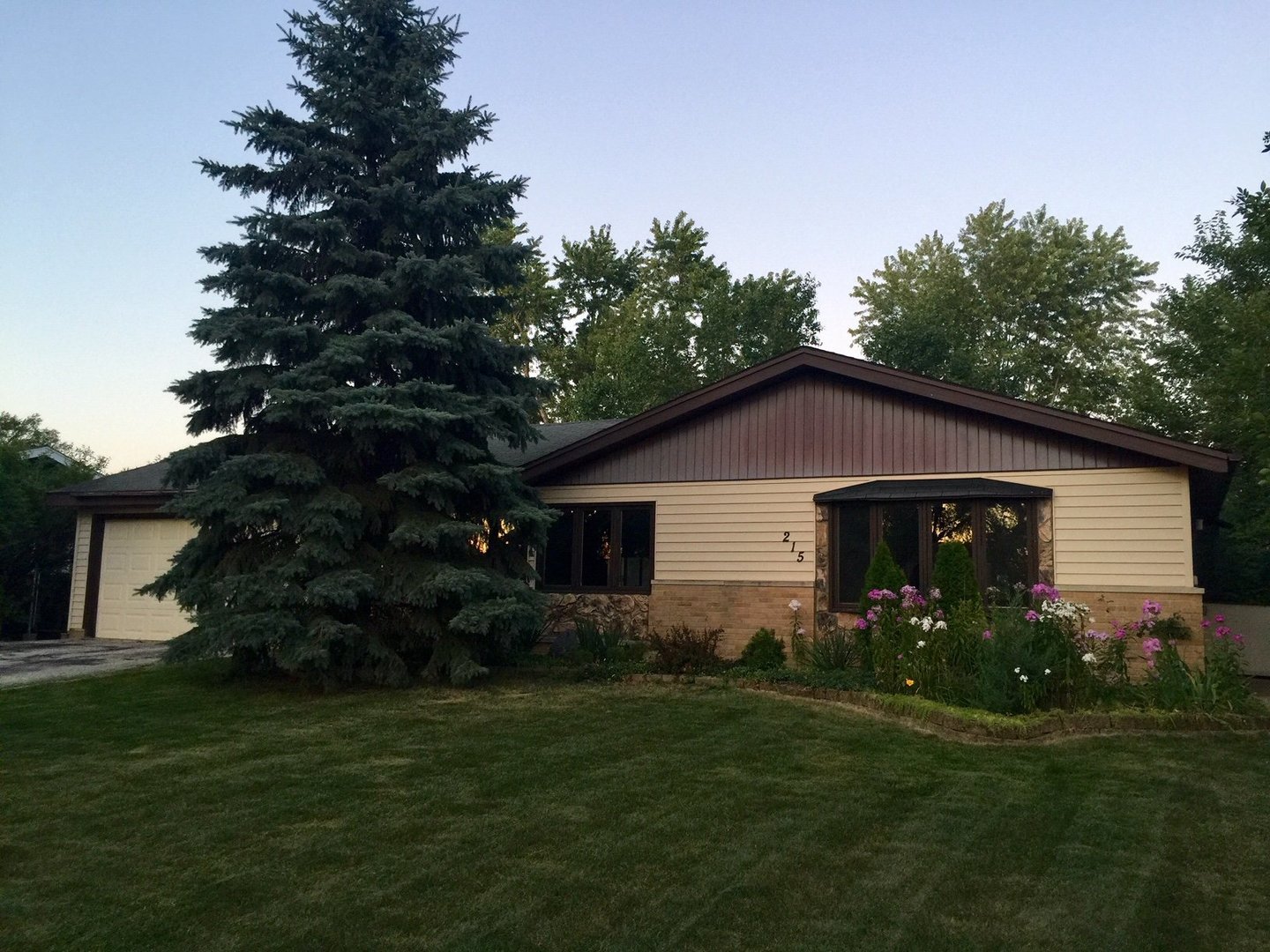 215 Westview Street Hoffman Estates, IL 60169 - Photo 24 of 25