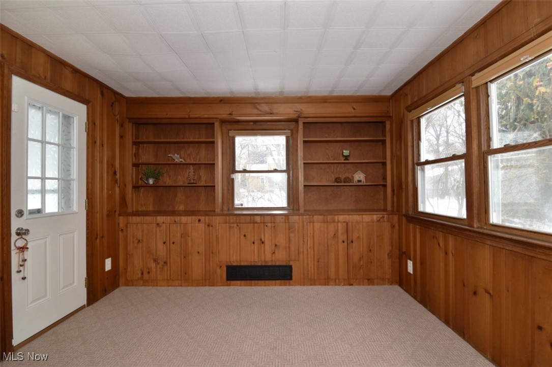 1491 Edgefield Road Cleveland, OH 44124 - Photo 11 of 41
