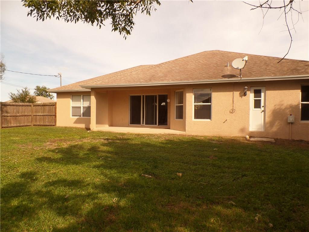 2286 Southeast Avalon Road Port St. Lucie, FL 34952 - Photo 31 of 35