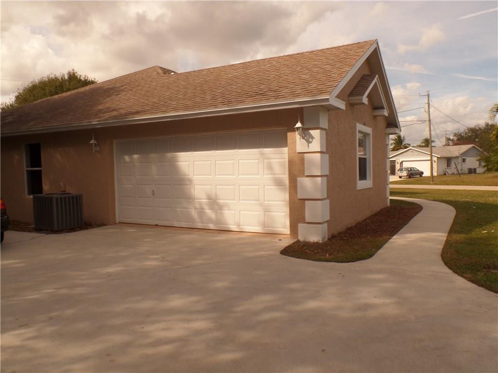 2286 Southeast Avalon Road Port St. Lucie, FL 34952 - Photo 32 of 35