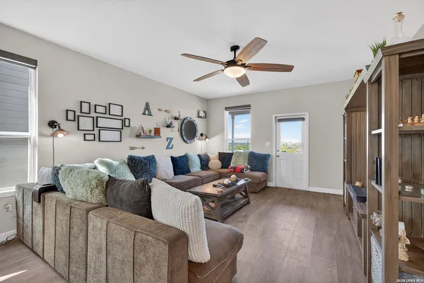 $1,900 | 7001 Lions Park, San Antonio, TX 78252