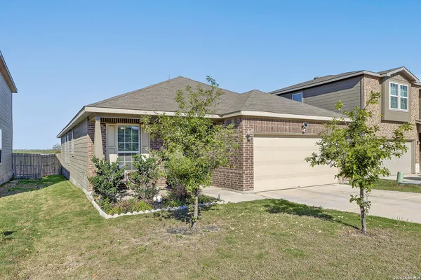 $1,900 | 7001 Lions Park, San Antonio, TX 78252