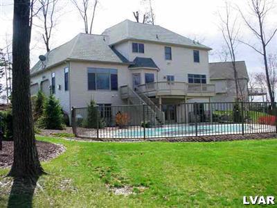 327 Angela Court Nazareth, PA 18064 - Photo 3 of 9