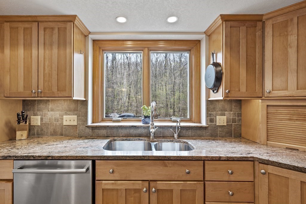 12 Broadway Road Somers, CT 06071 - Photo 6 of 41