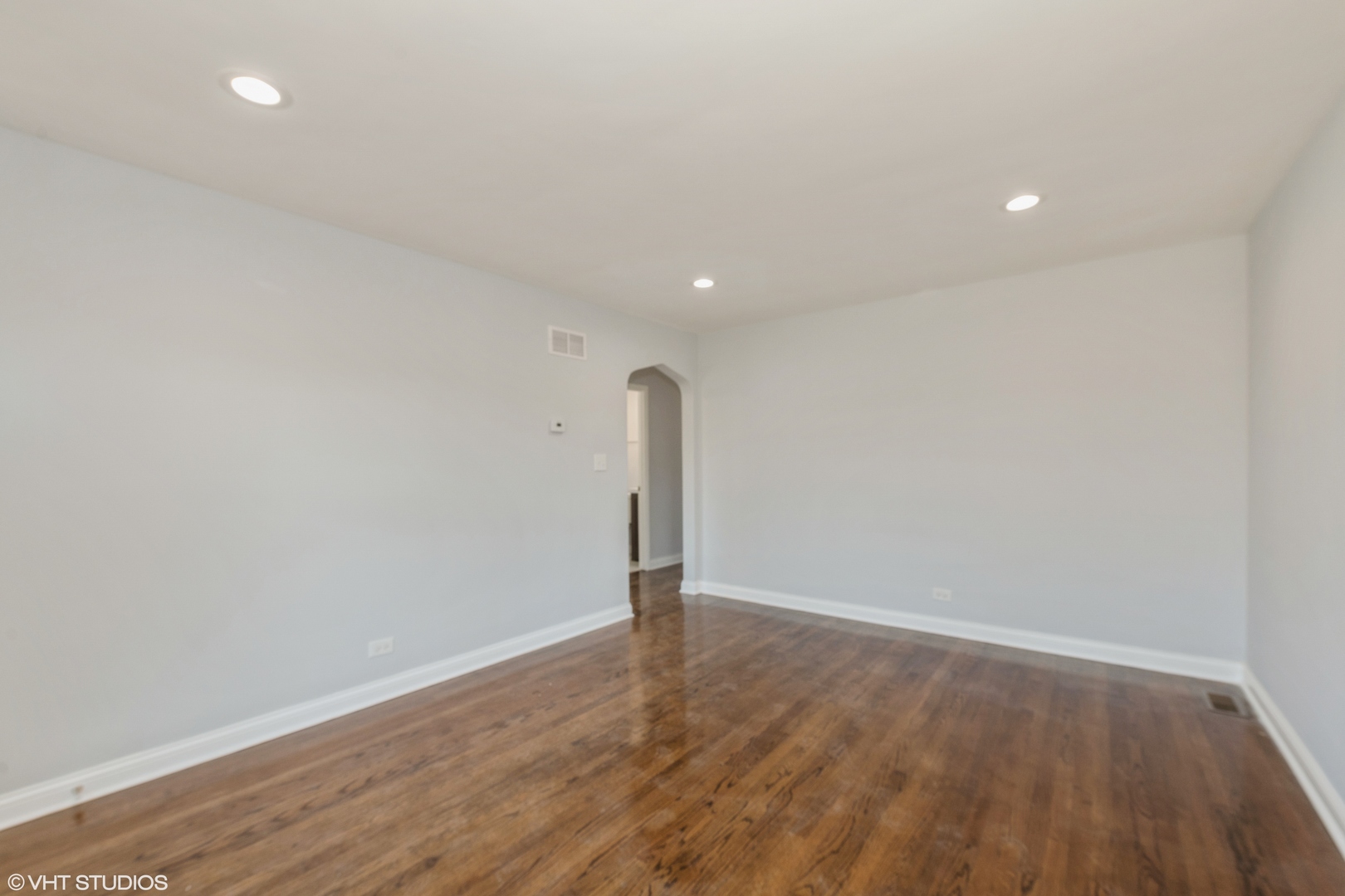 1023 Rice Avenue Bellwood, IL 60104 - Photo 4 of 12 a view of an empty room