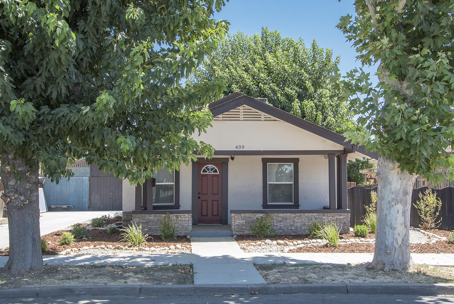 439 South F Street Exeter, CA 93221 - Photo 3 of 24 2