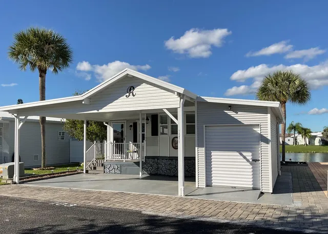 $179,900 | 13871 Southeast 125th Trail, Unit 103, Okeechobee, FL 34974