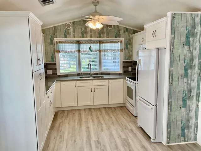 $179,900 | 13871 Southeast 125th Trail, Unit 103, Okeechobee, FL 34974