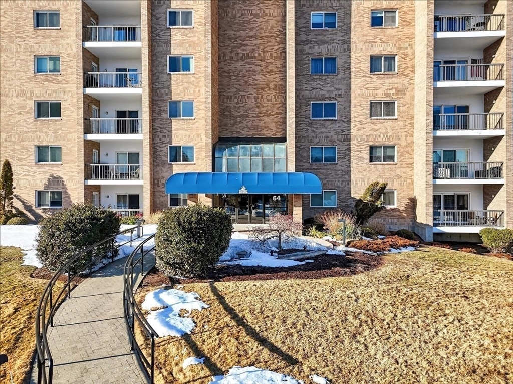 64 Broad Reach, Unit 107 Weymouth, MA 02191 - Photo 5 of 25