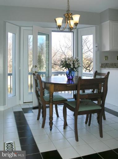 1565 Regatta Lane Reston, VA 20194 - Photo 11 of 30 Breakfast Area