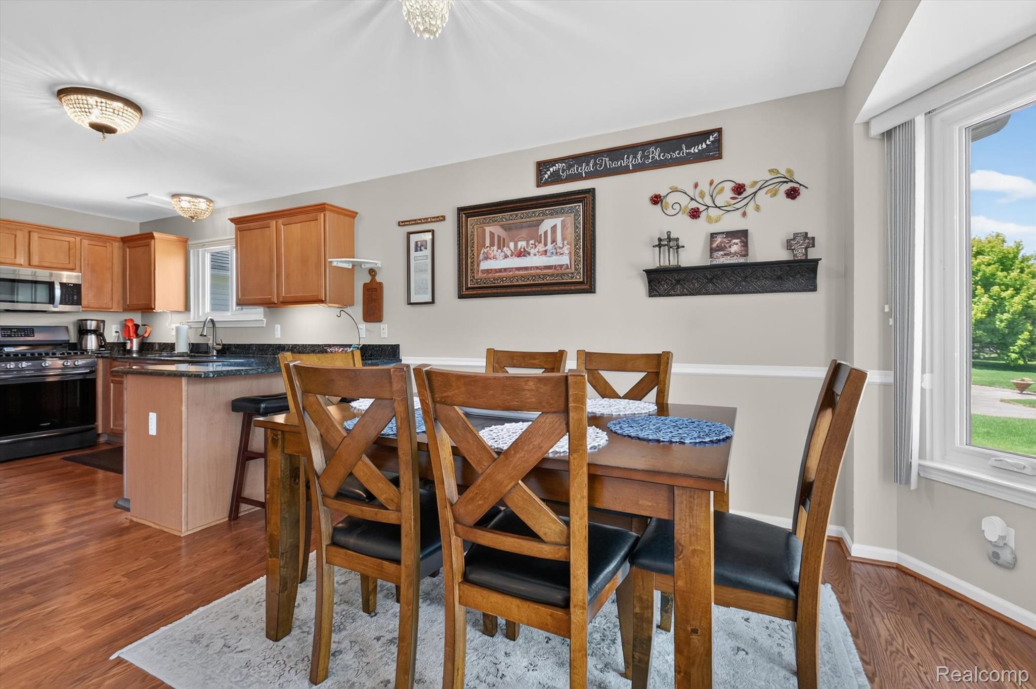 23313 Crescent Ridge Drive New Boston, MI 48164 - Photo 13 of 49 Dining Area