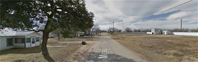 $621 | 403 Mesquite Street, Menard, TX 76859