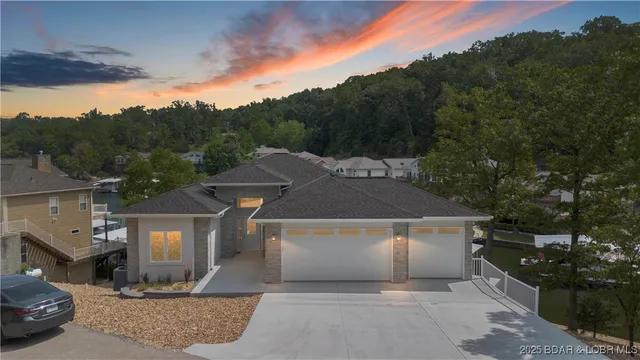 $865,000 | 80 Ledgestone Estates Court, Sunrise Beach, MO 65079