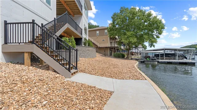 $865,000 | 80 Ledgestone Estates Court, Sunrise Beach, MO 65079